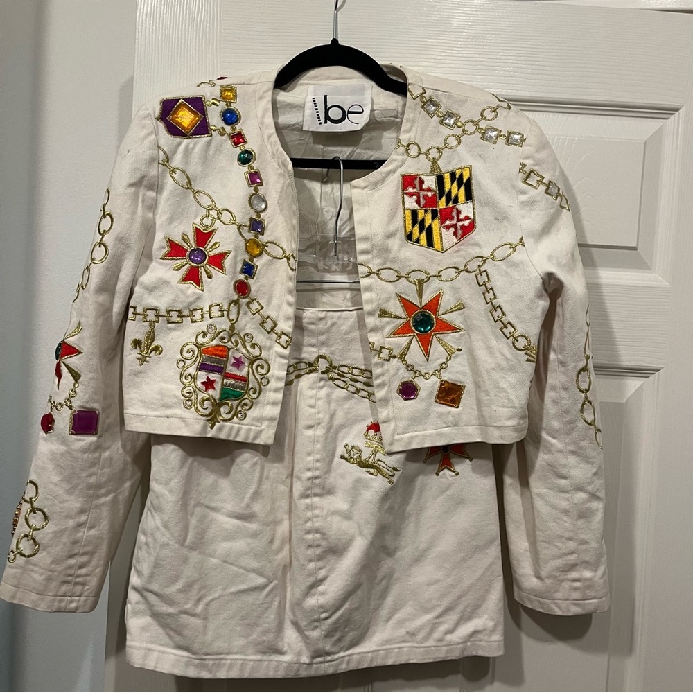Be Vintage Size Medium (See measurements) SET Embroidered Jewel White Set